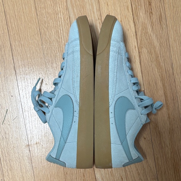 Pristine Condition Nike SB Blazer Low GT Supreme Cannon Sneakers - Picture 1 of 6